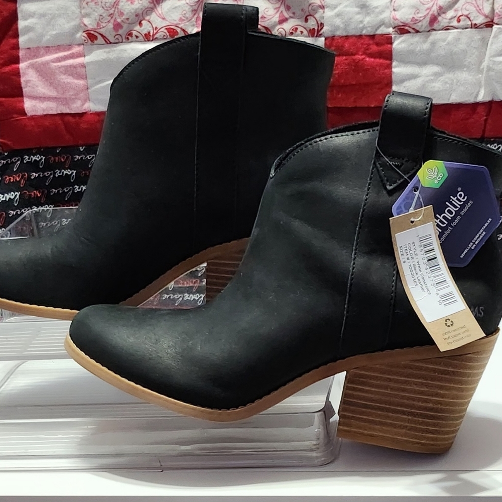 NIB Tom's Black leather boots sz 9